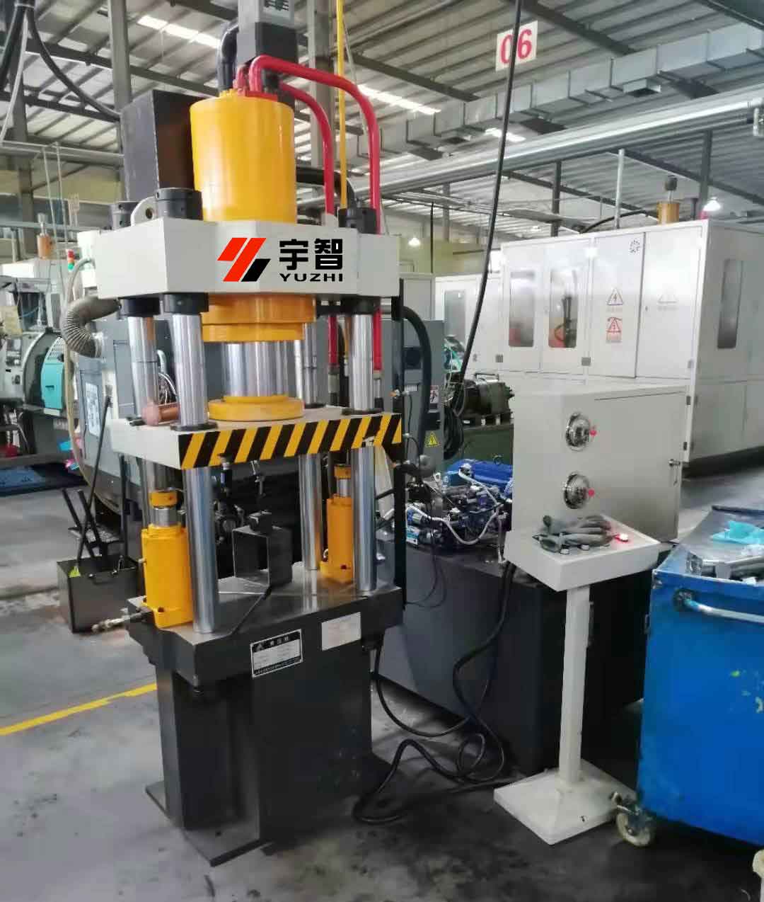 100噸四柱快速液壓機(jī)客戶現(xiàn)場圖