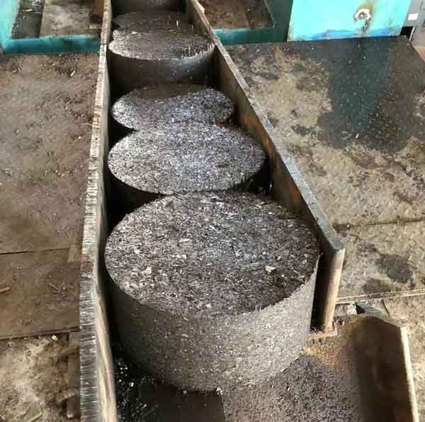 鐵屑?jí)簤K機(jī)壓制樣件