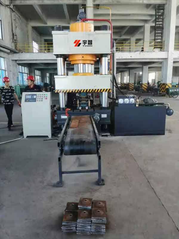 礦用錨桿托盤沖壓機(jī)客戶現(xiàn)場(chǎng)圖