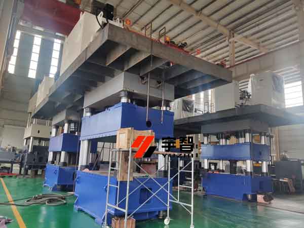 1200噸四柱液壓機(jī)圖片