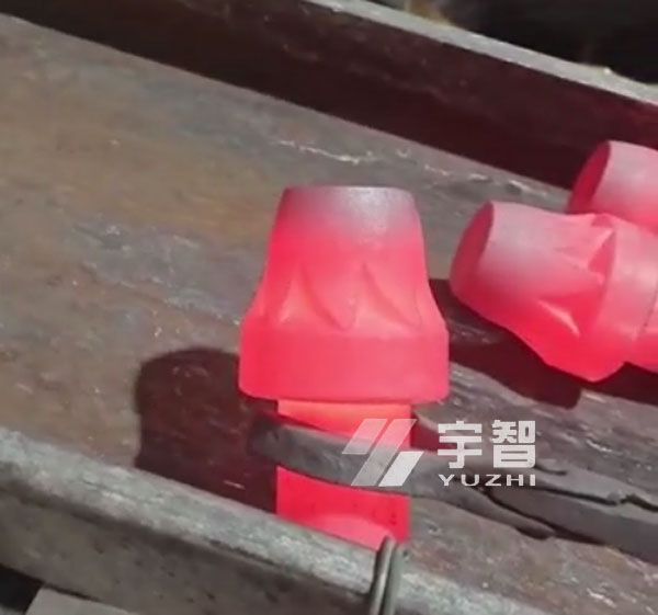礦用截齒溫擠壓成型